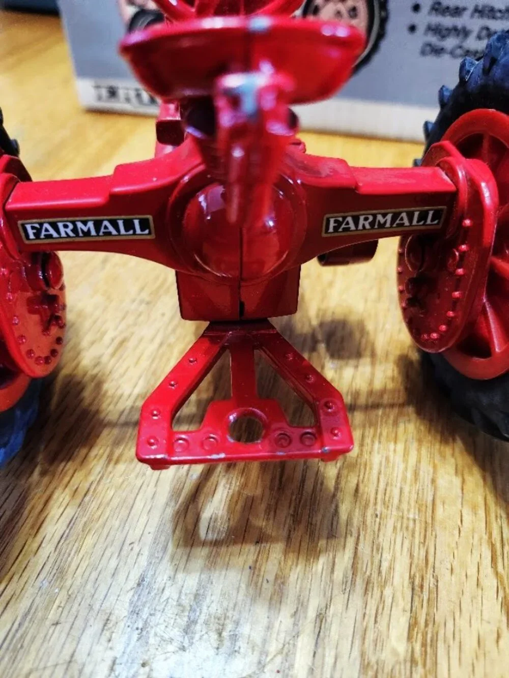 Ertl McCormick-Deering Farmall F-20 Tractor 1/16 scale Die Cast Metal